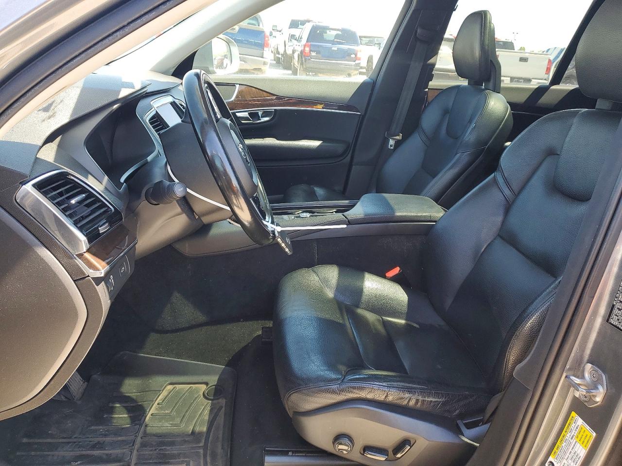 Volvo XC90 T6
