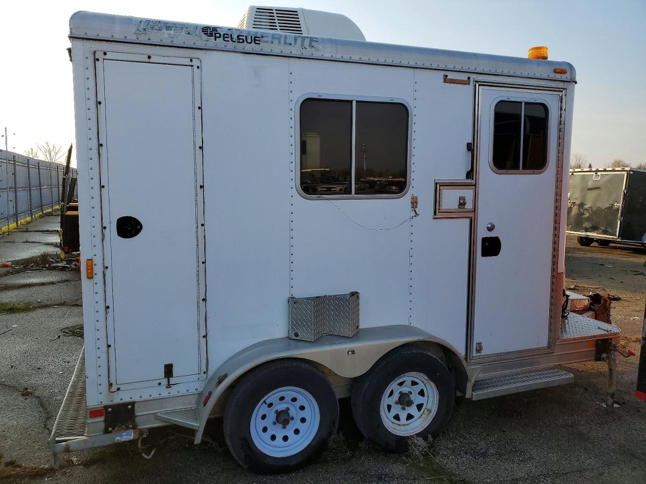 Salvage Feathrlite Trailer Image