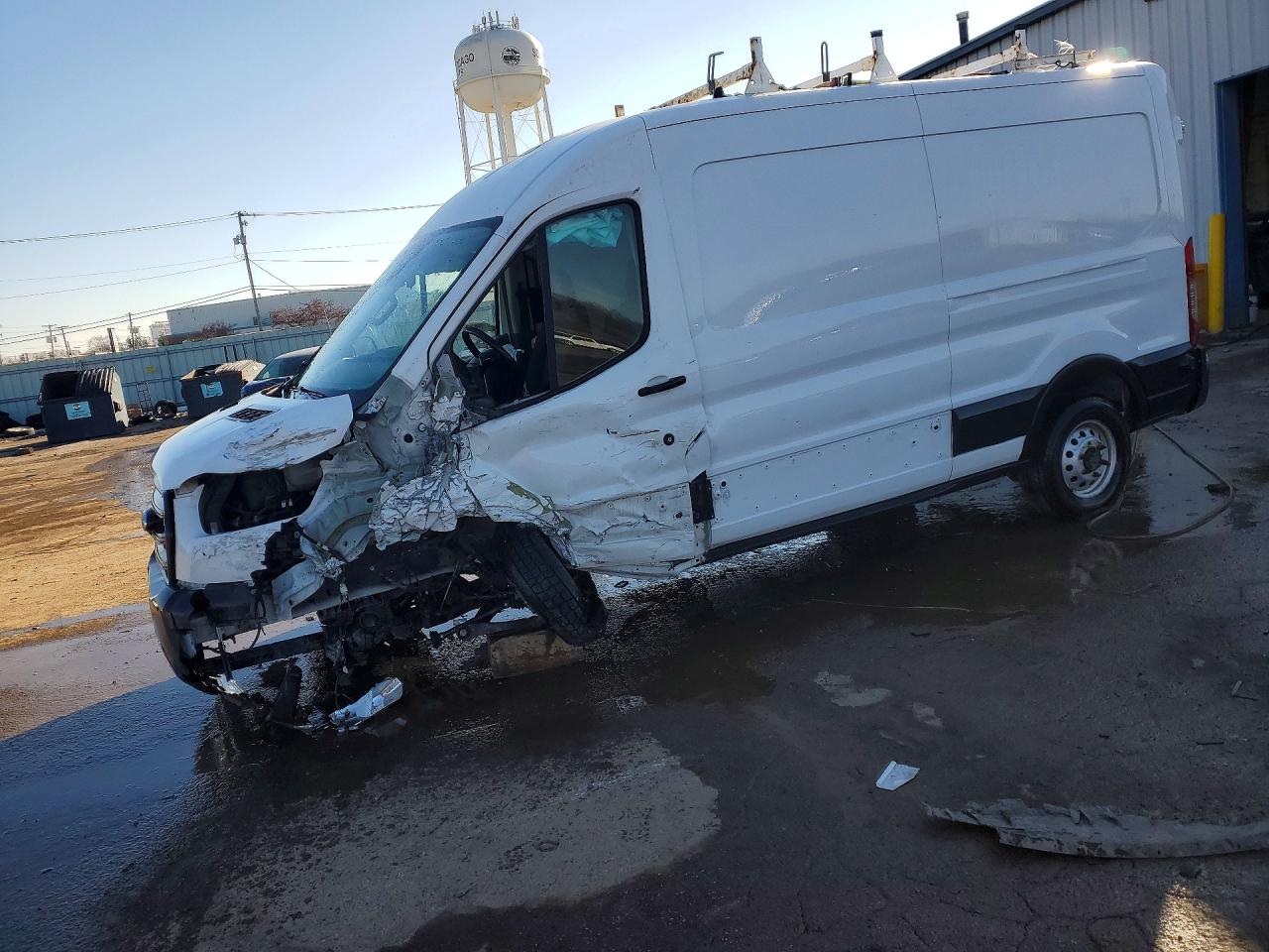 Salvage Ford Transit Image