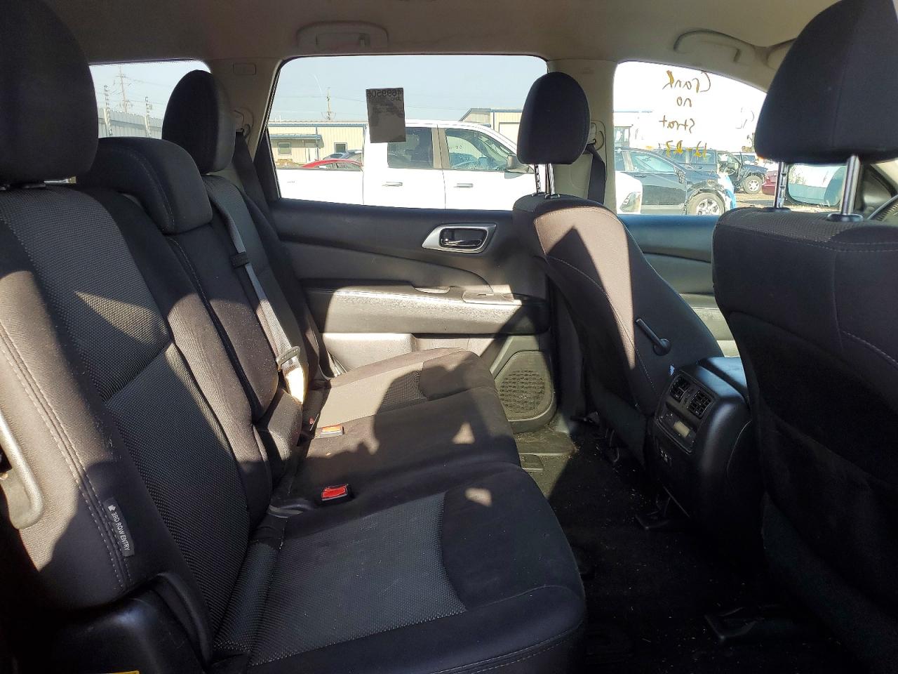 Nissan Pathfinder Sv