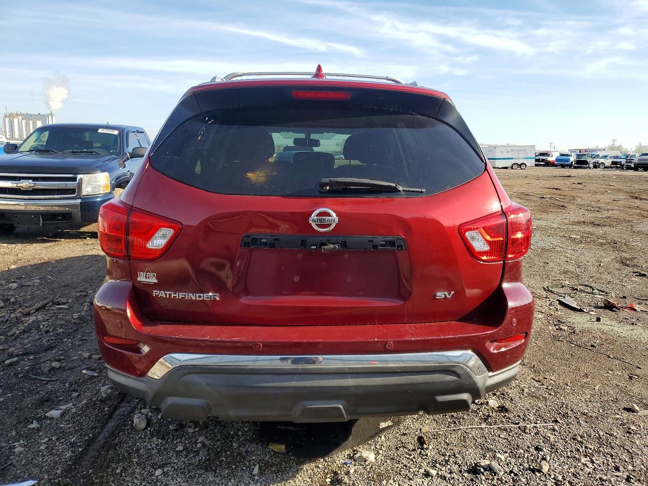 Nissan Pathfinder Sv