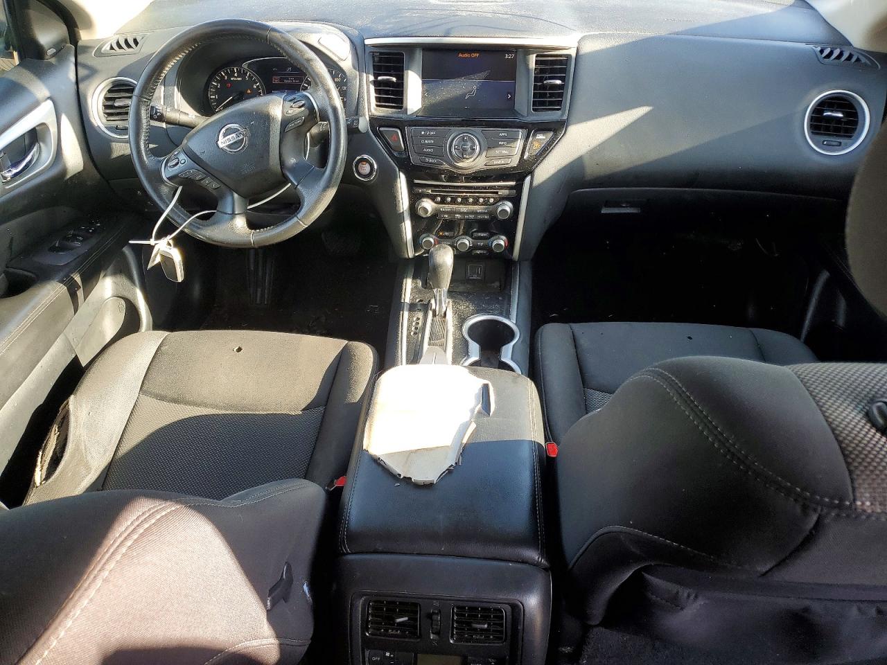 Nissan Pathfinder Sv