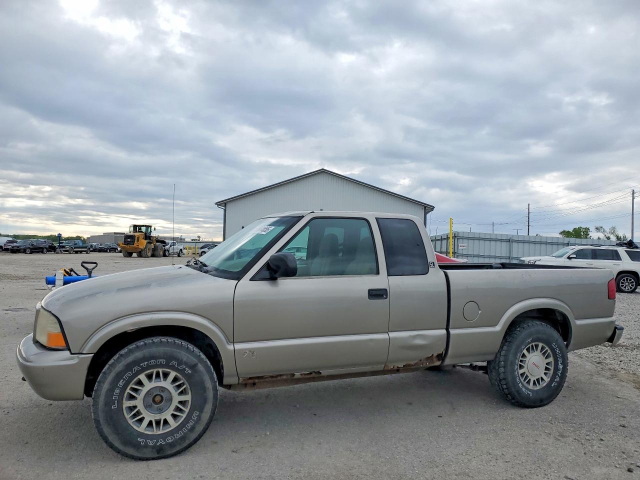 Salvage GMC Sonoma Image