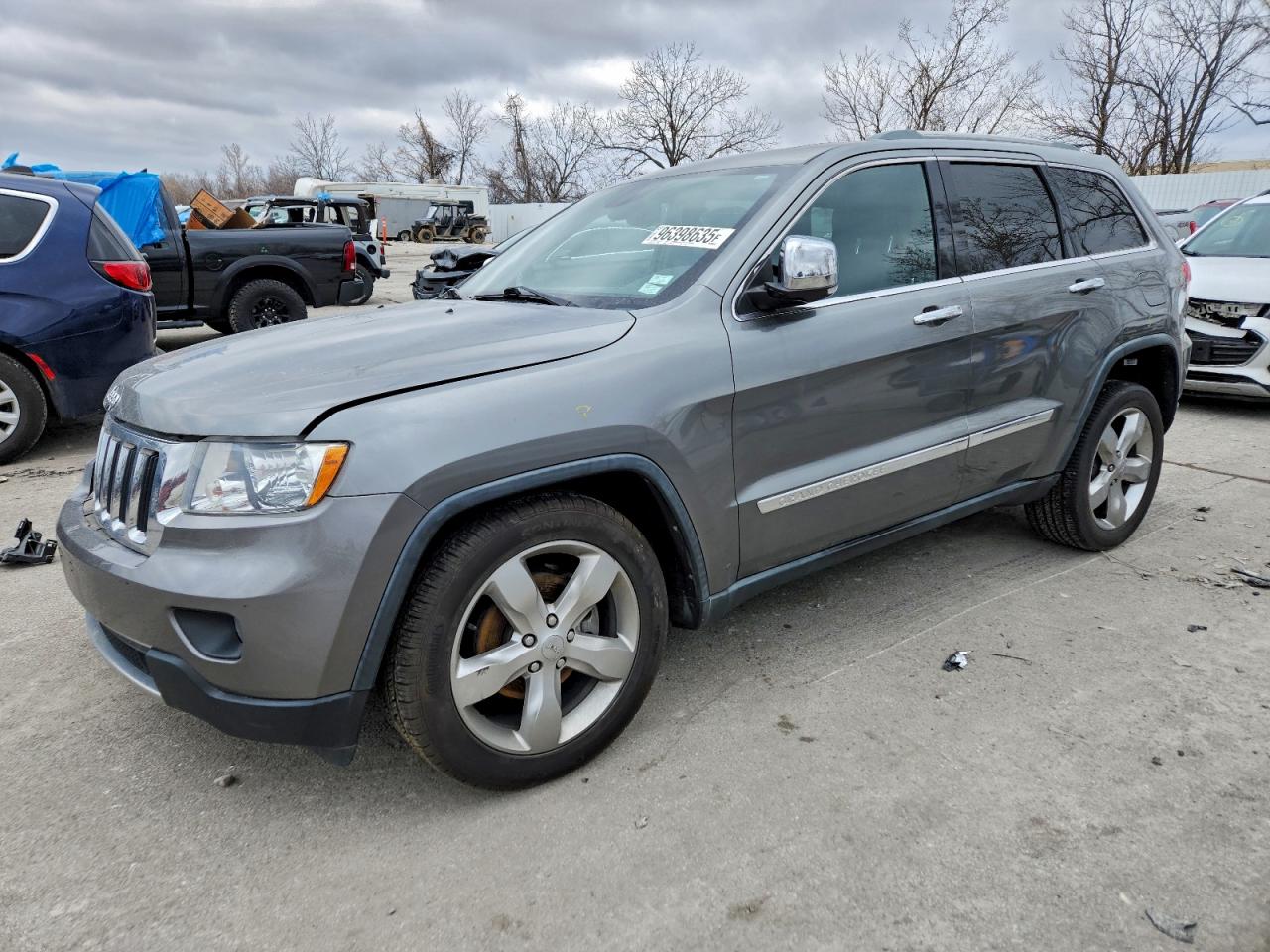 Salvage Jeep Grand Cherokee Image