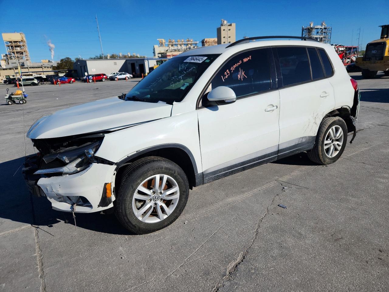 Salvage Volkswagen Tiguan Image
