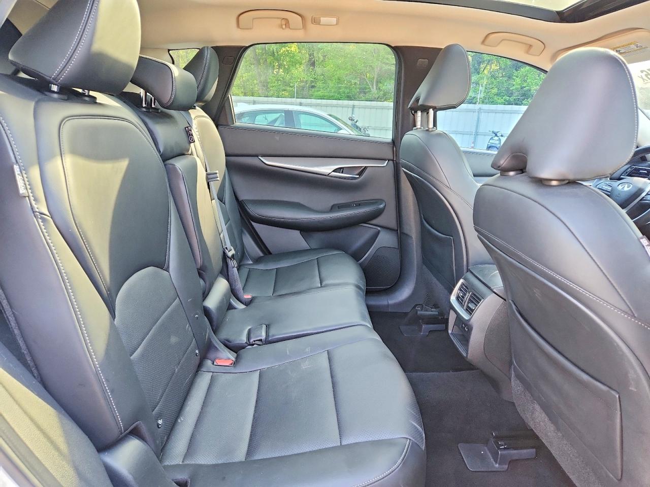 INFINITI Qx Luxe