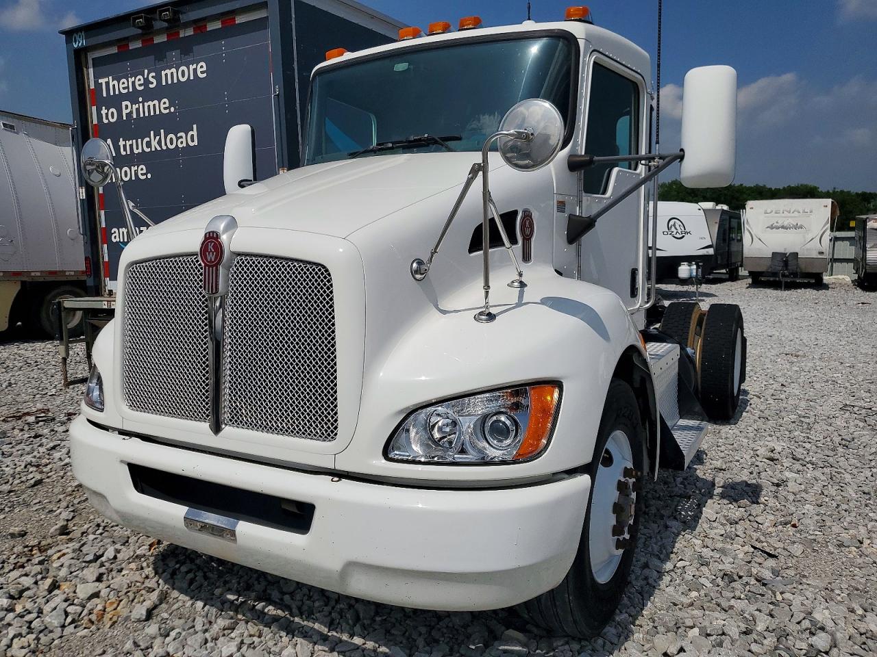 Kenworth T330