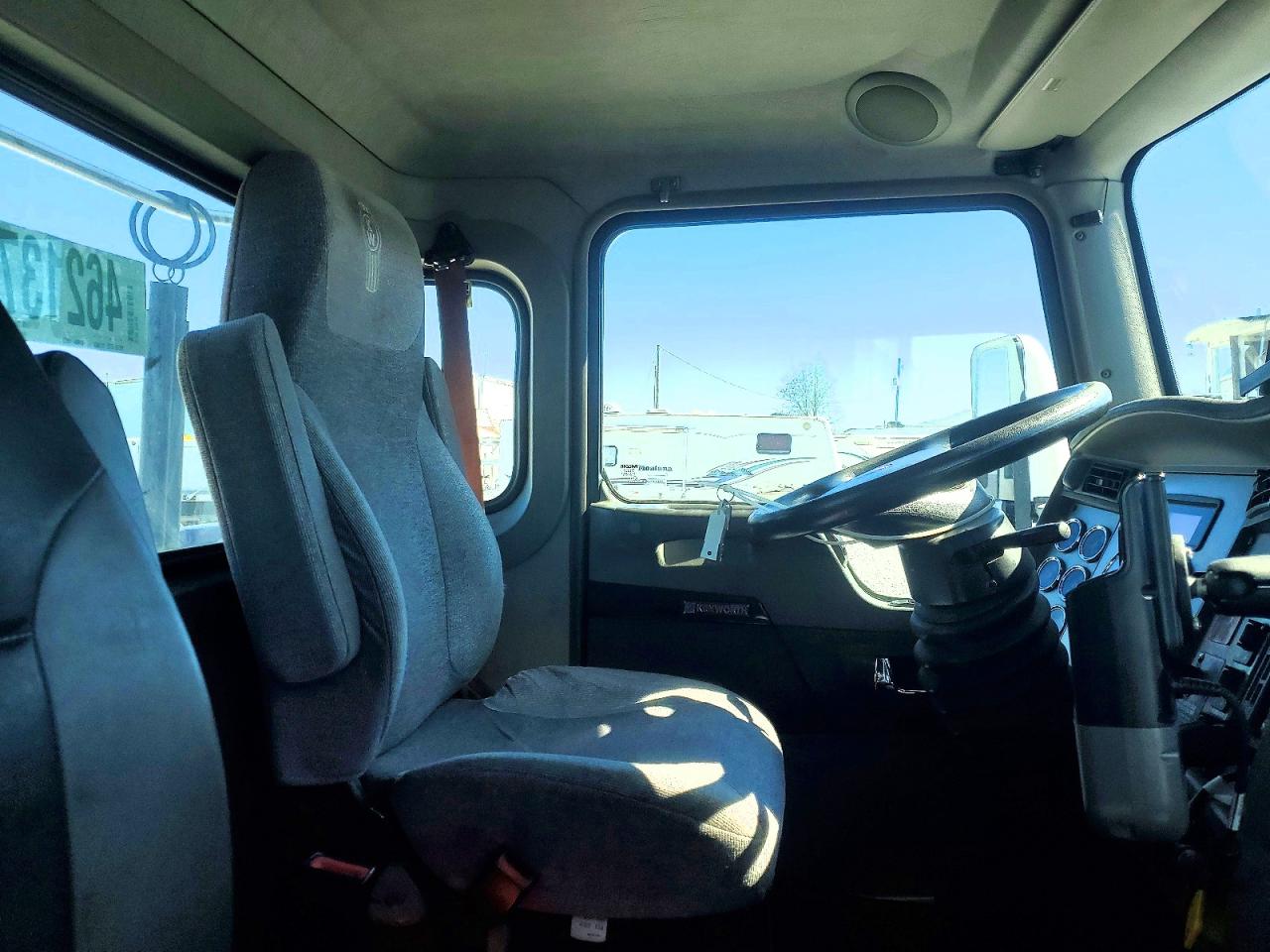 Kenworth T330