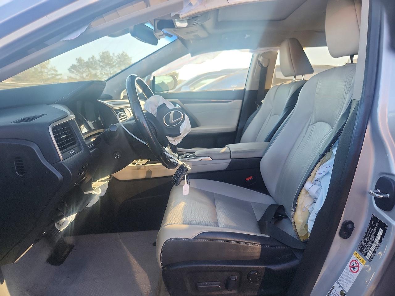 Lexus RX Base