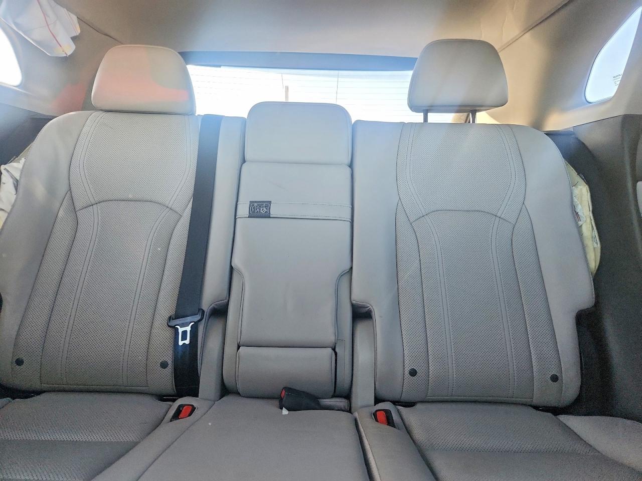 Lexus RX Base