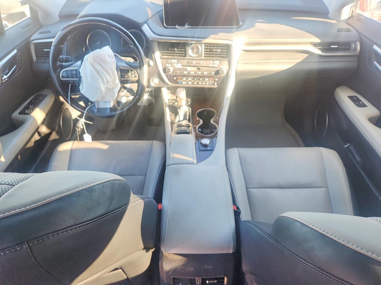 Lexus RX Base