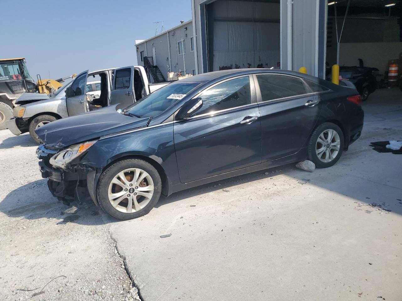 Salvage Hyundai SONATA Image