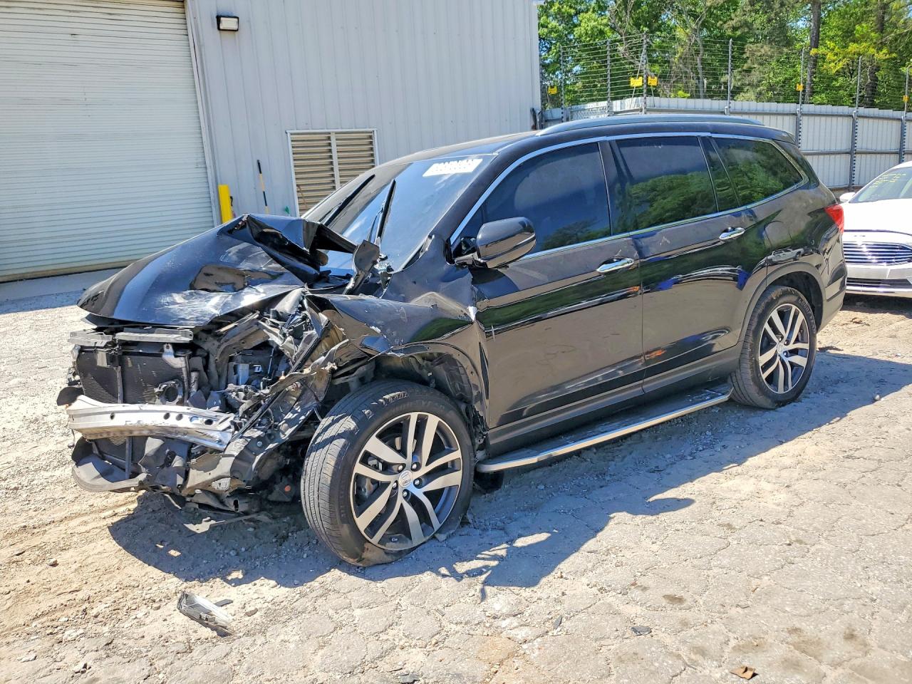 Salvage Honda Pilot Image
