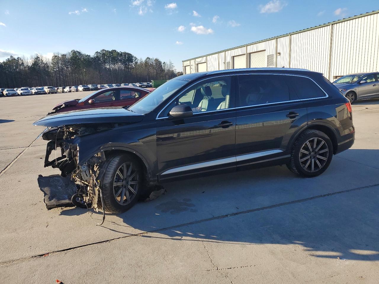 Salvage Audi Q7 Image