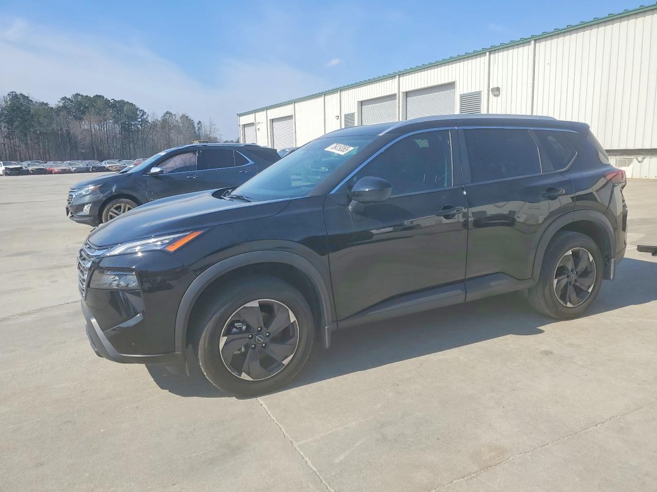 Salvage Nissan Rogue Image