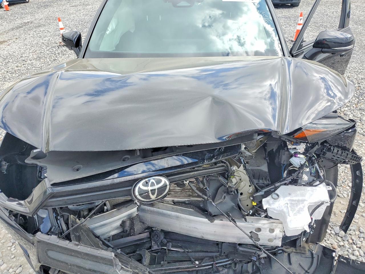 Toyota Grand High