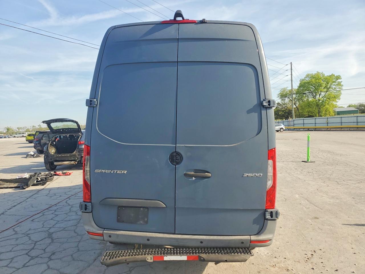 Mercedes-Benz Sprinter 2500