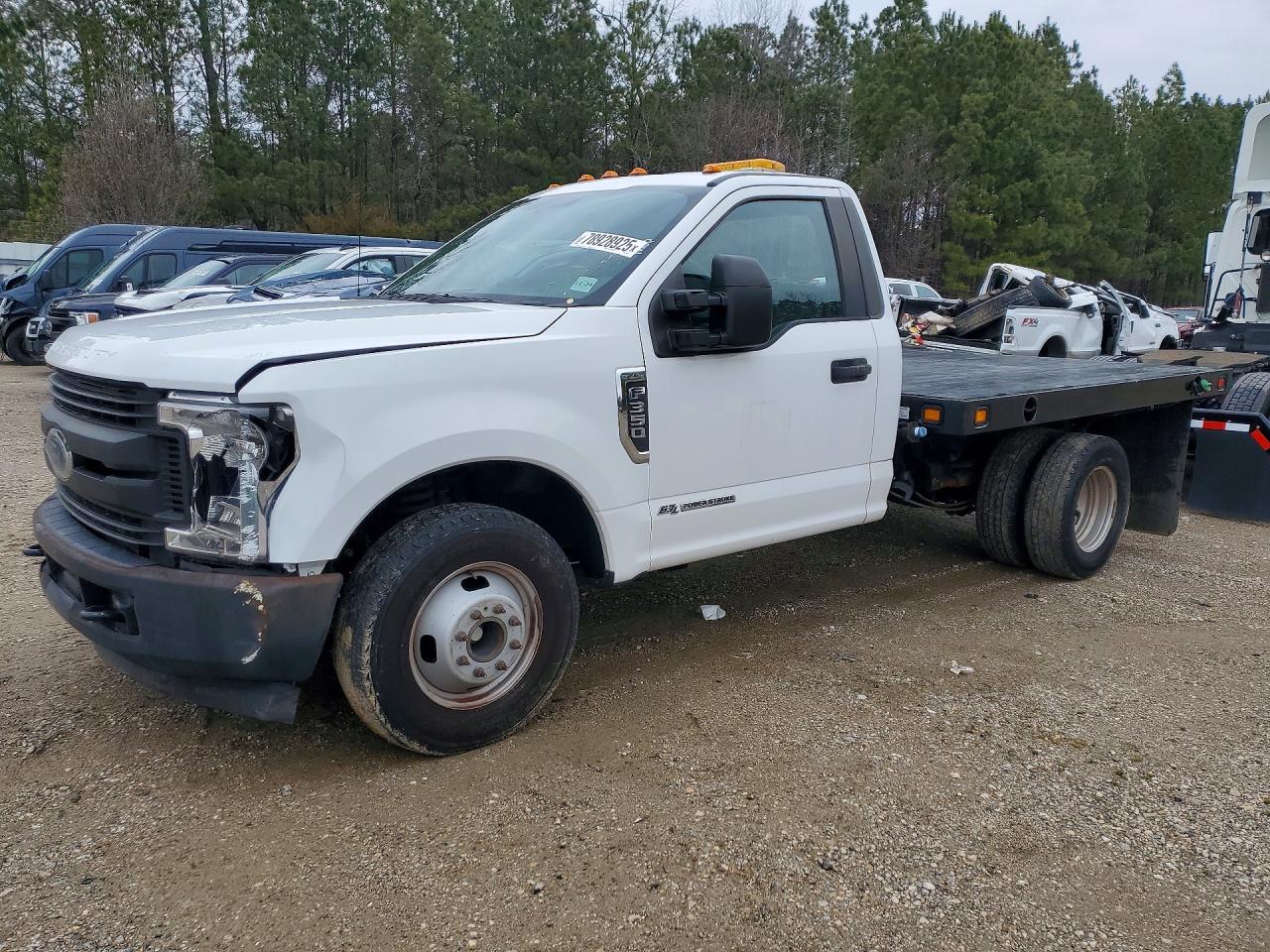 Salvage Ford F-350 Image