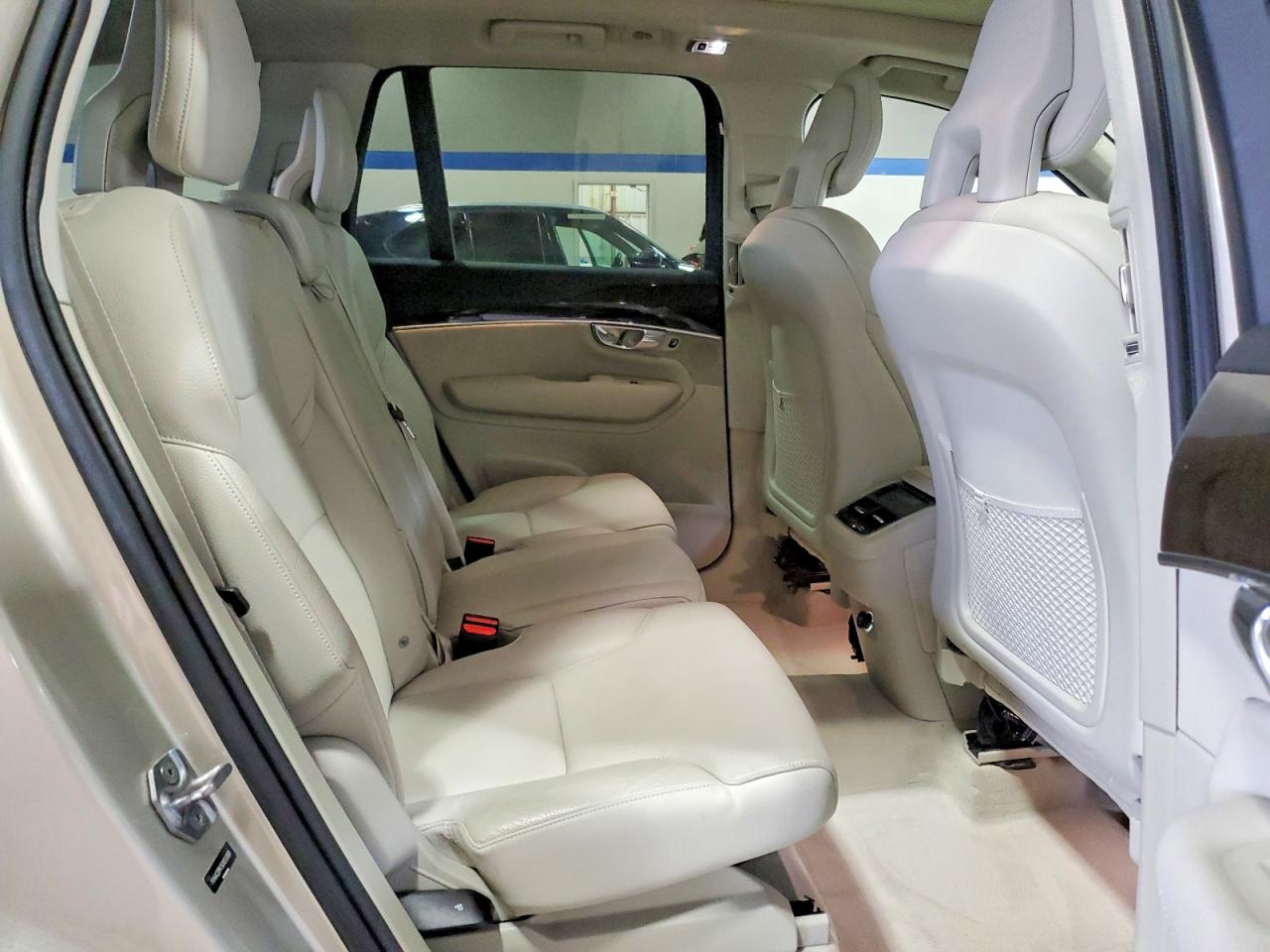 Volvo XC90 T6