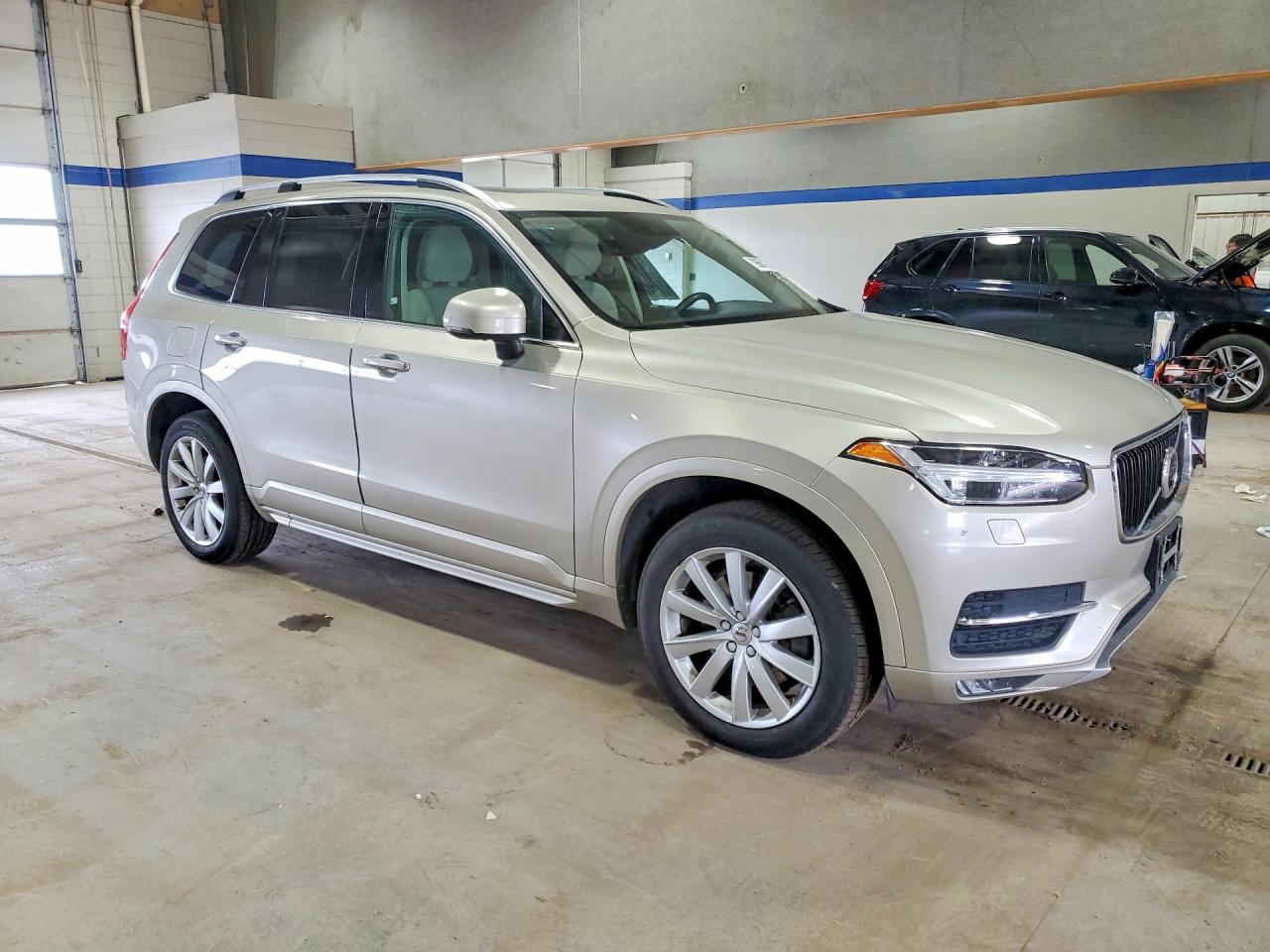 Volvo XC90 T6