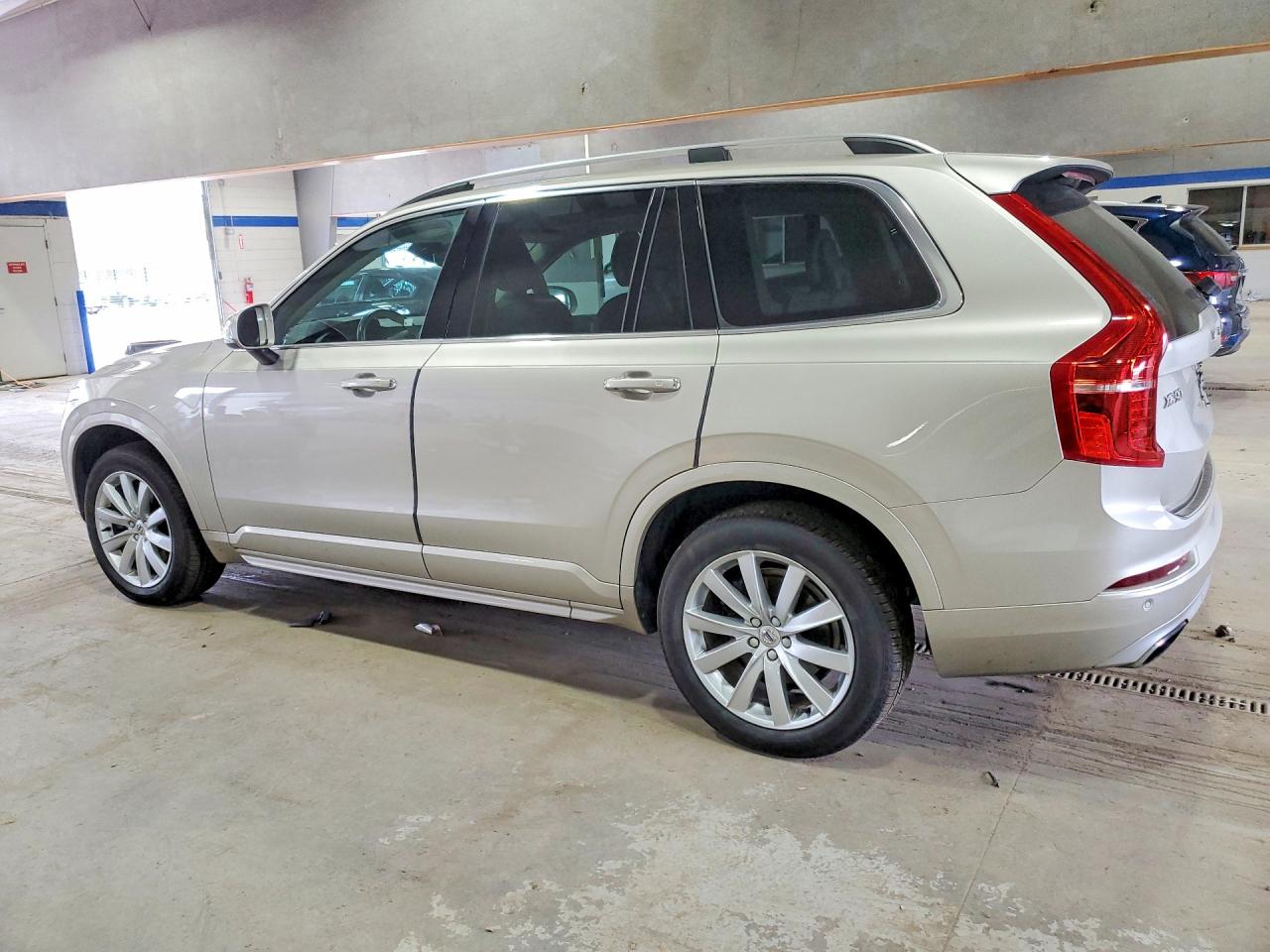 Volvo XC90 T6