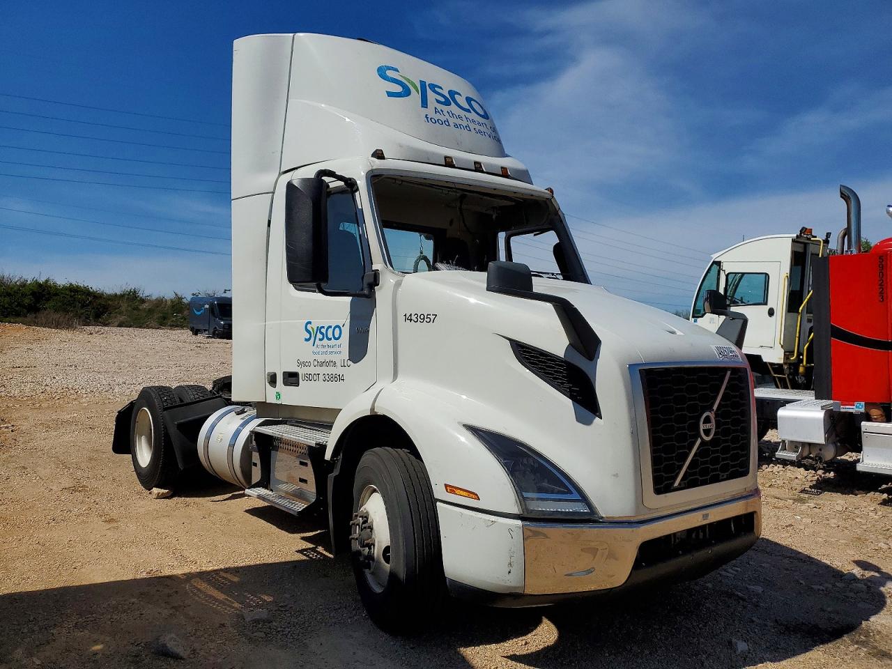 Salvage Volvo Vnr Image