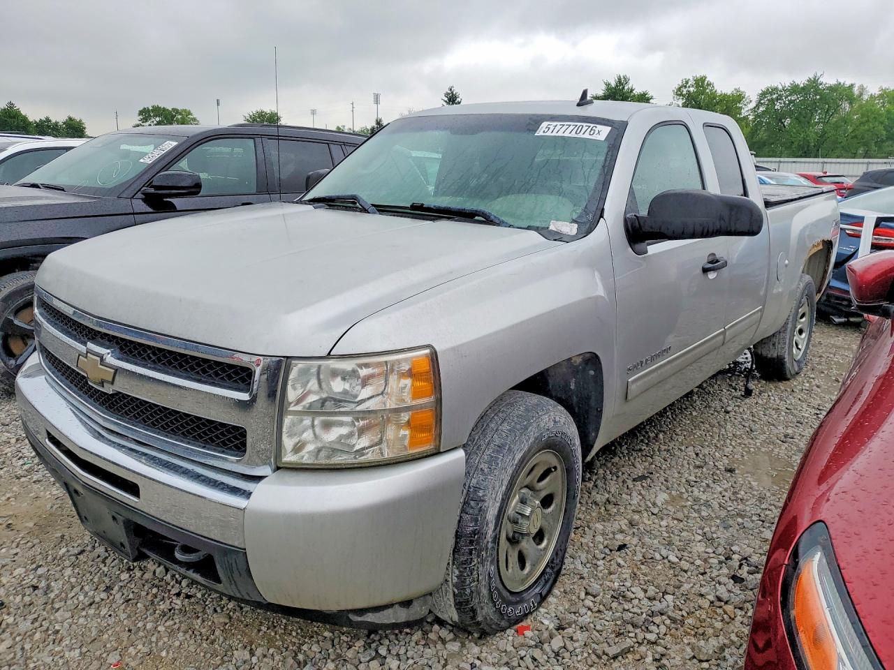 Salvage Chevrolet Silverado Image
