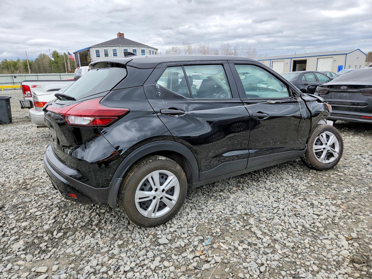 Nissan Kicks S