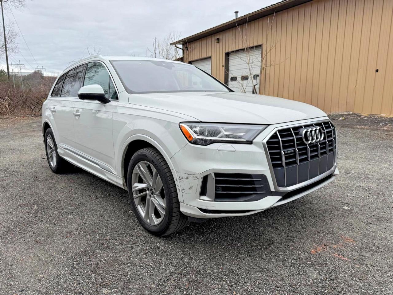 Salvage Audi Q7 Image