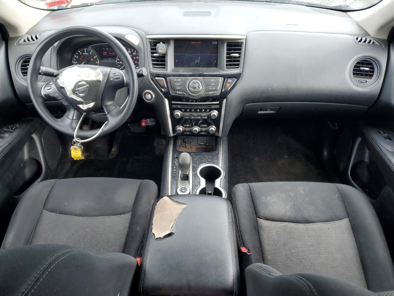 Nissan Pathfinder S