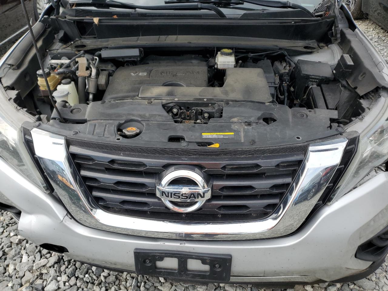 Nissan Pathfinder S