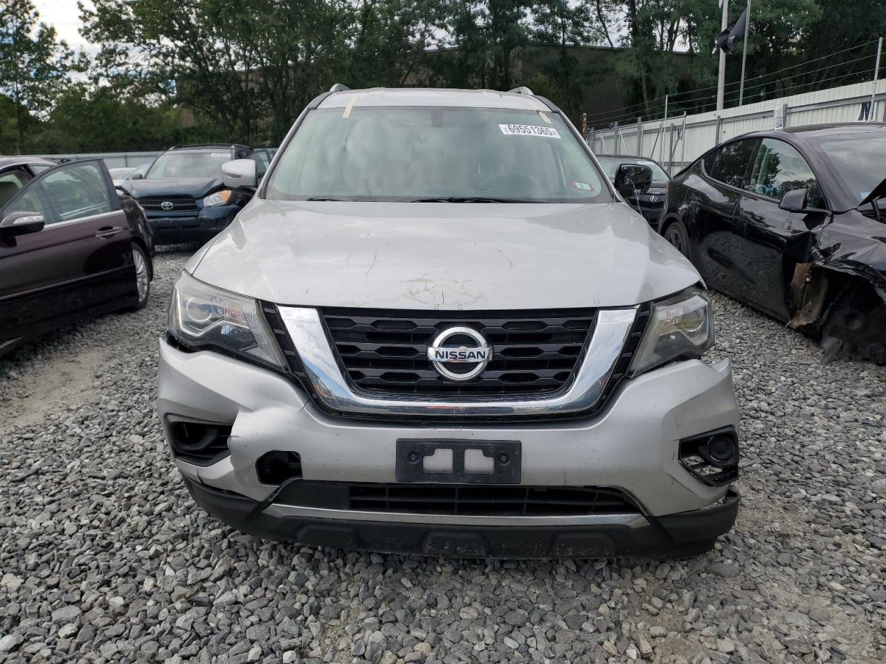 Nissan Pathfinder S