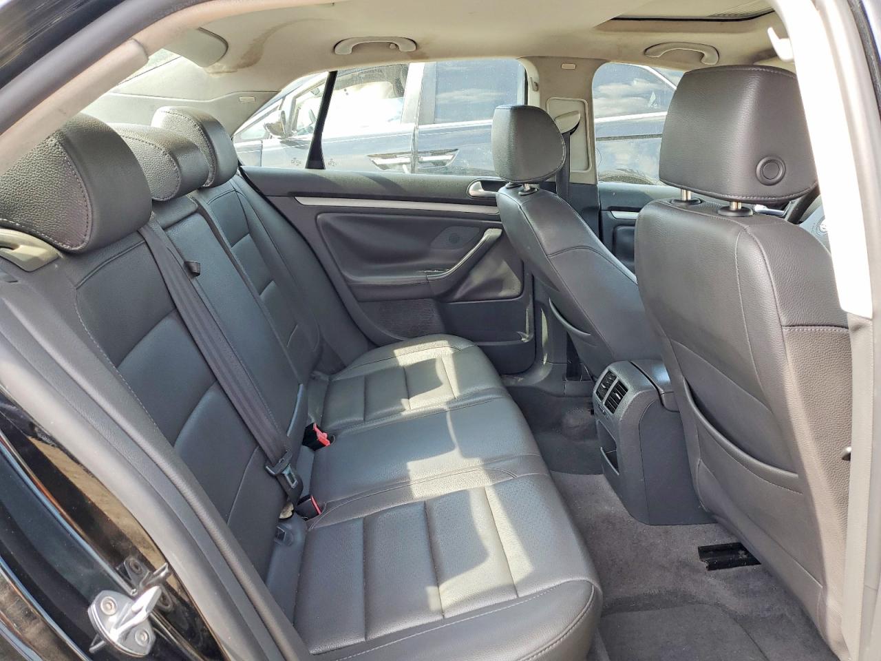 Volkswagen Jetta 2.5 Option Package 1