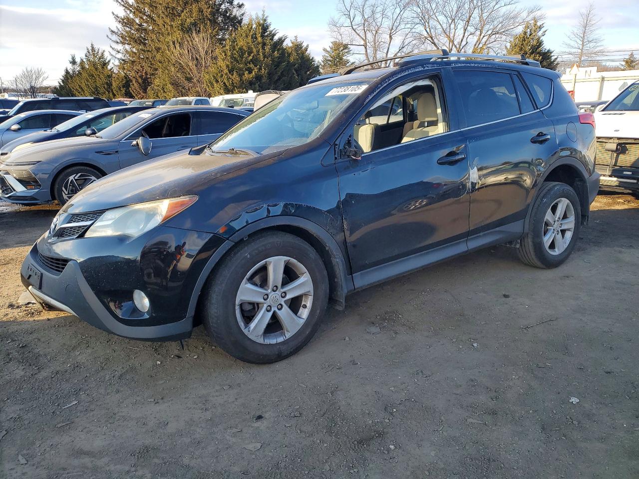 Salvage Toyota RAV4 Image
