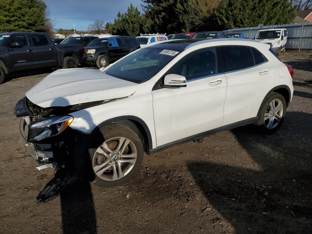 Salvage Mercedes-Benz GLA Image