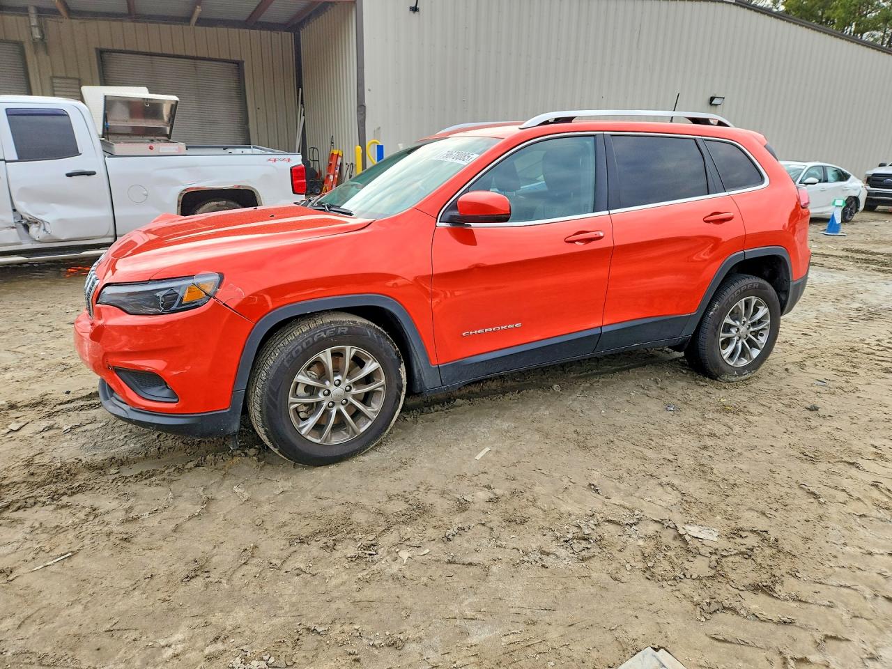 Salvage Jeep Cherokee Image