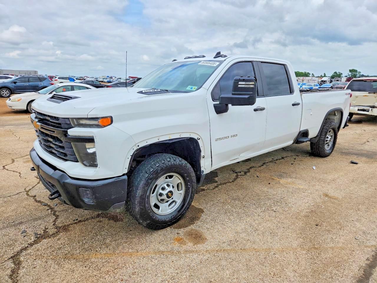 Salvage Chevrolet Silverado Image