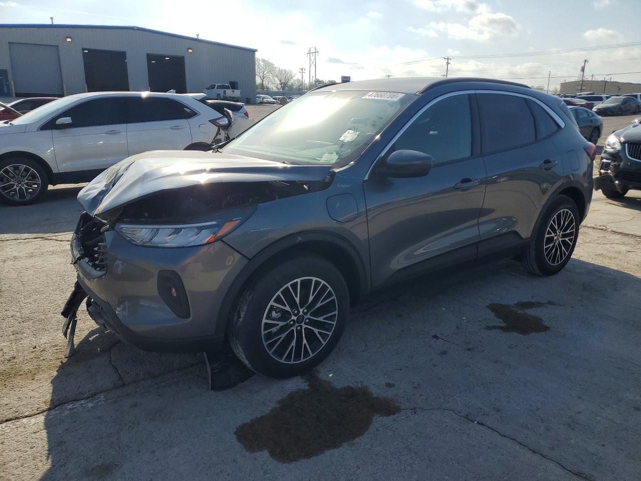 Salvage Ford Escape Image