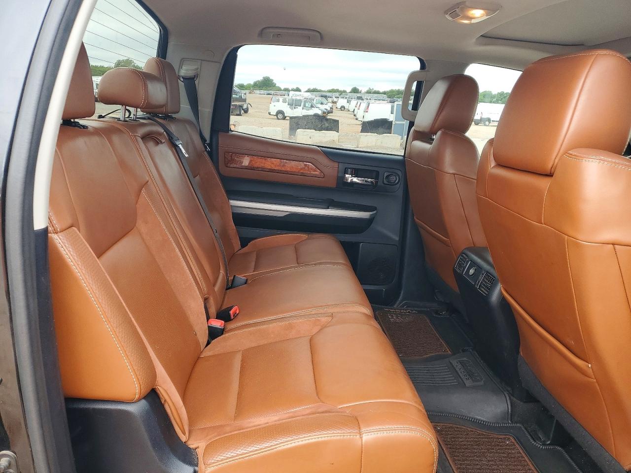 Toyota Tundra Crewmax Platinum