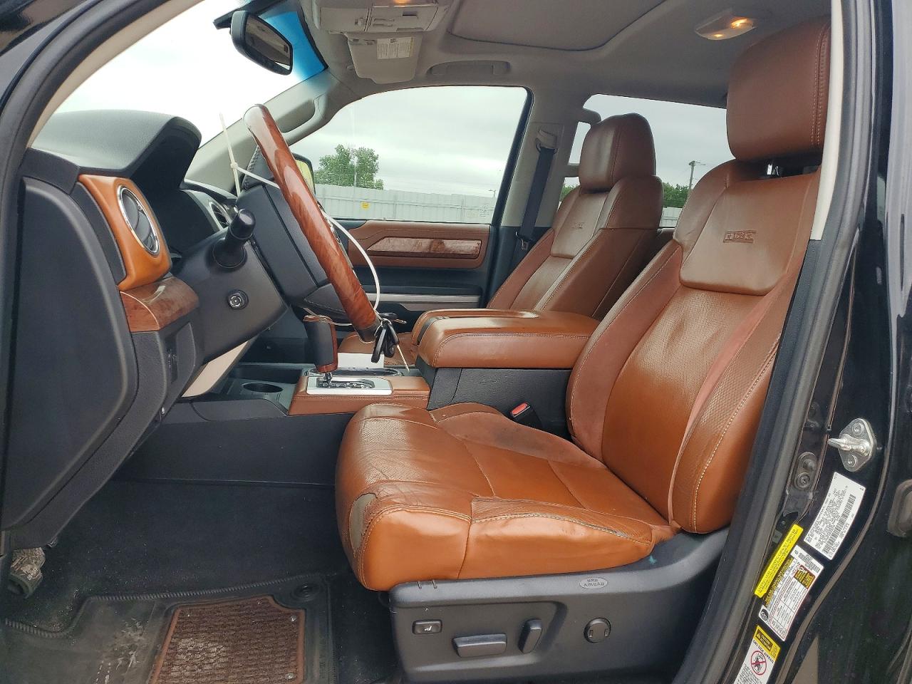 Toyota Tundra Crewmax Platinum