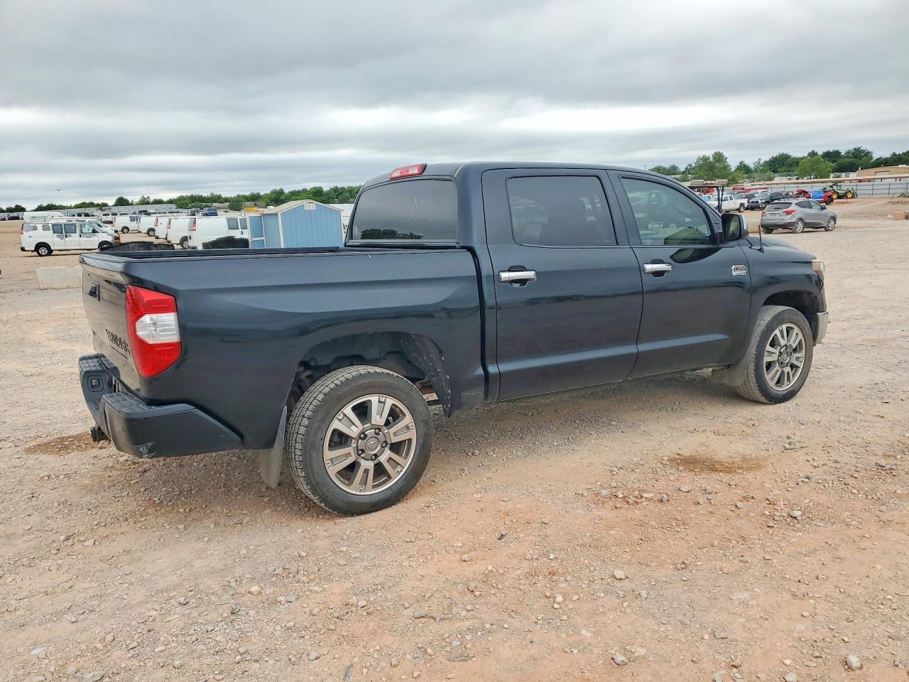 Toyota Tundra Crewmax Platinum