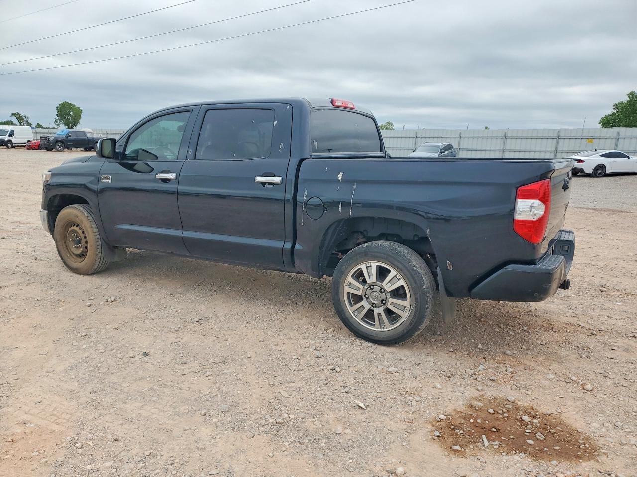 Toyota Tundra Crewmax Platinum