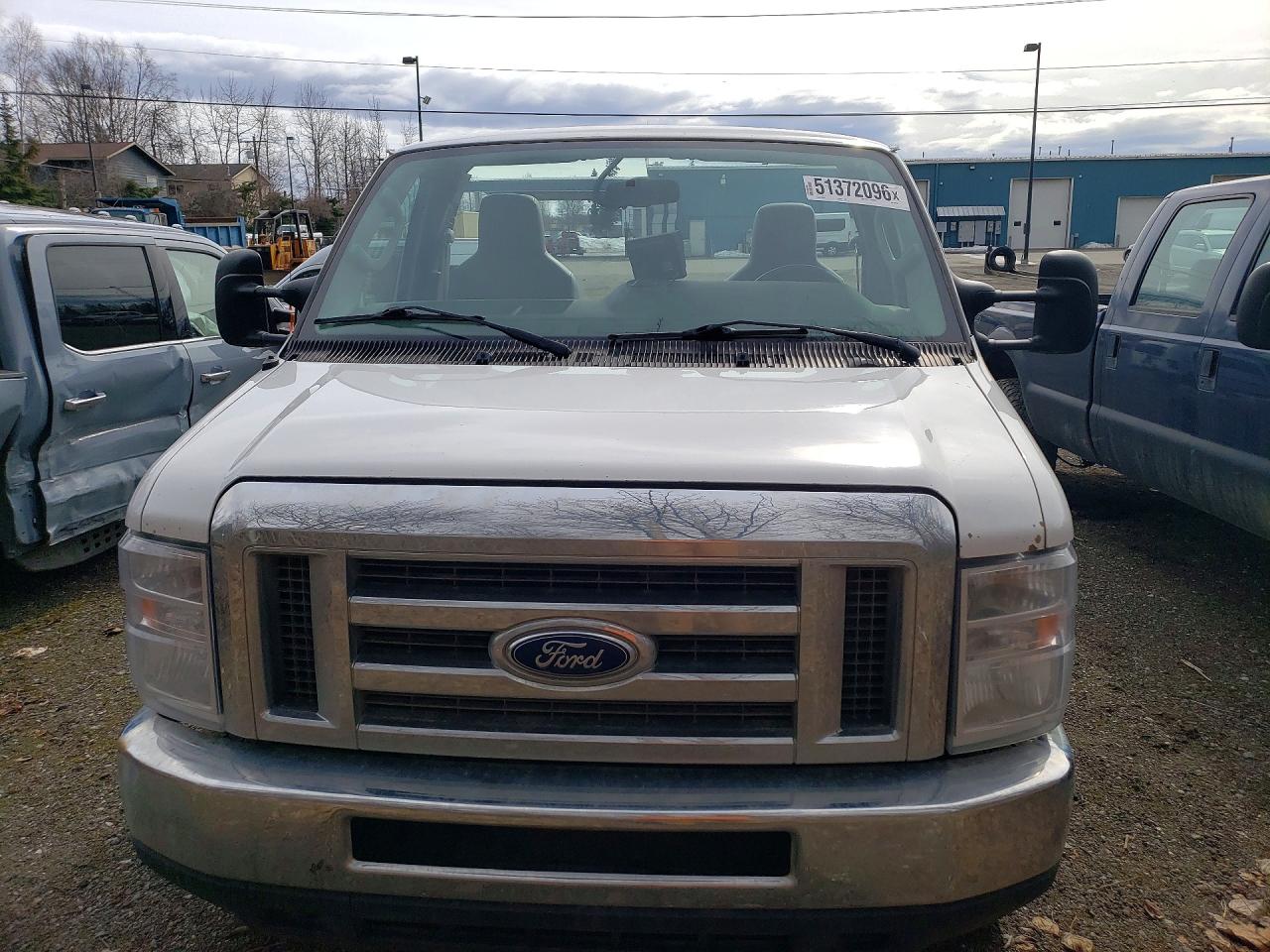 Ford Econoline E350 Super Duty Cutaway Van