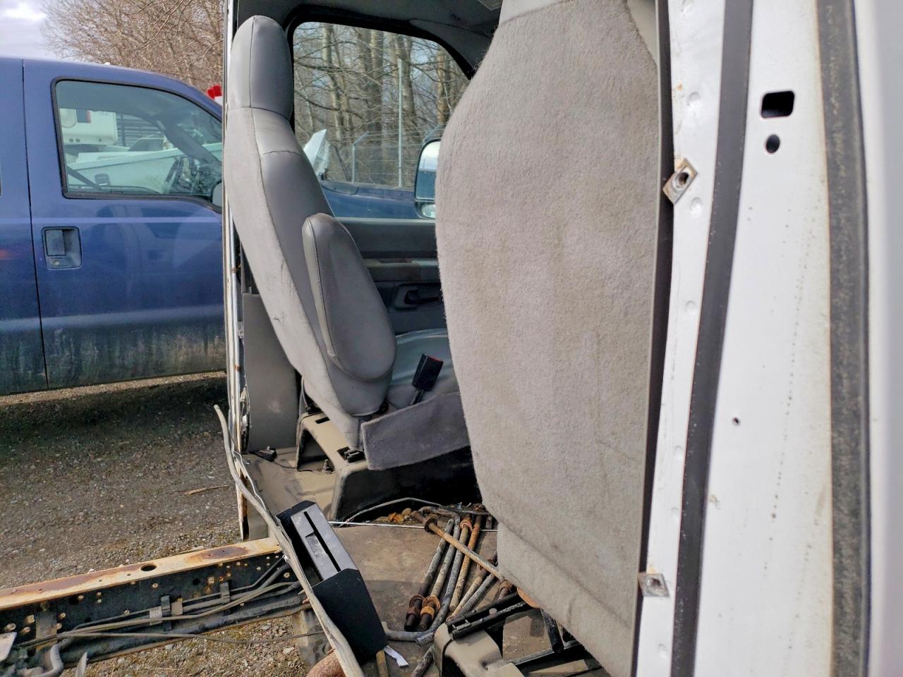 Ford Econoline E350 Super Duty Cutaway Van