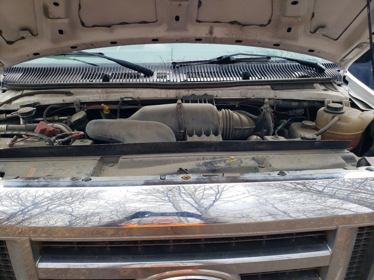 Ford Econoline E350 Super Duty Cutaway Van