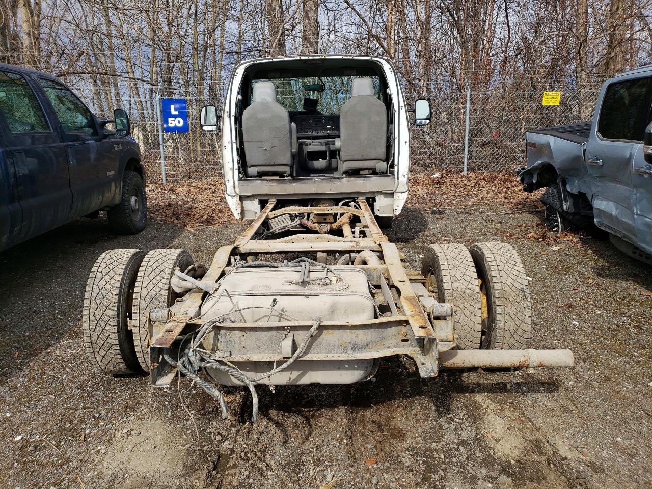 Ford Econoline E350 Super Duty Cutaway Van