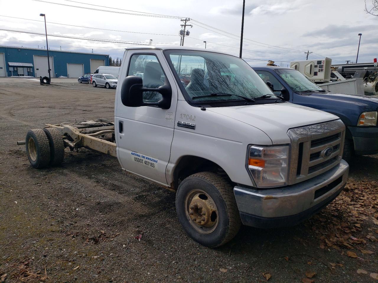 Ford Econoline E350 Super Duty Cutaway Van