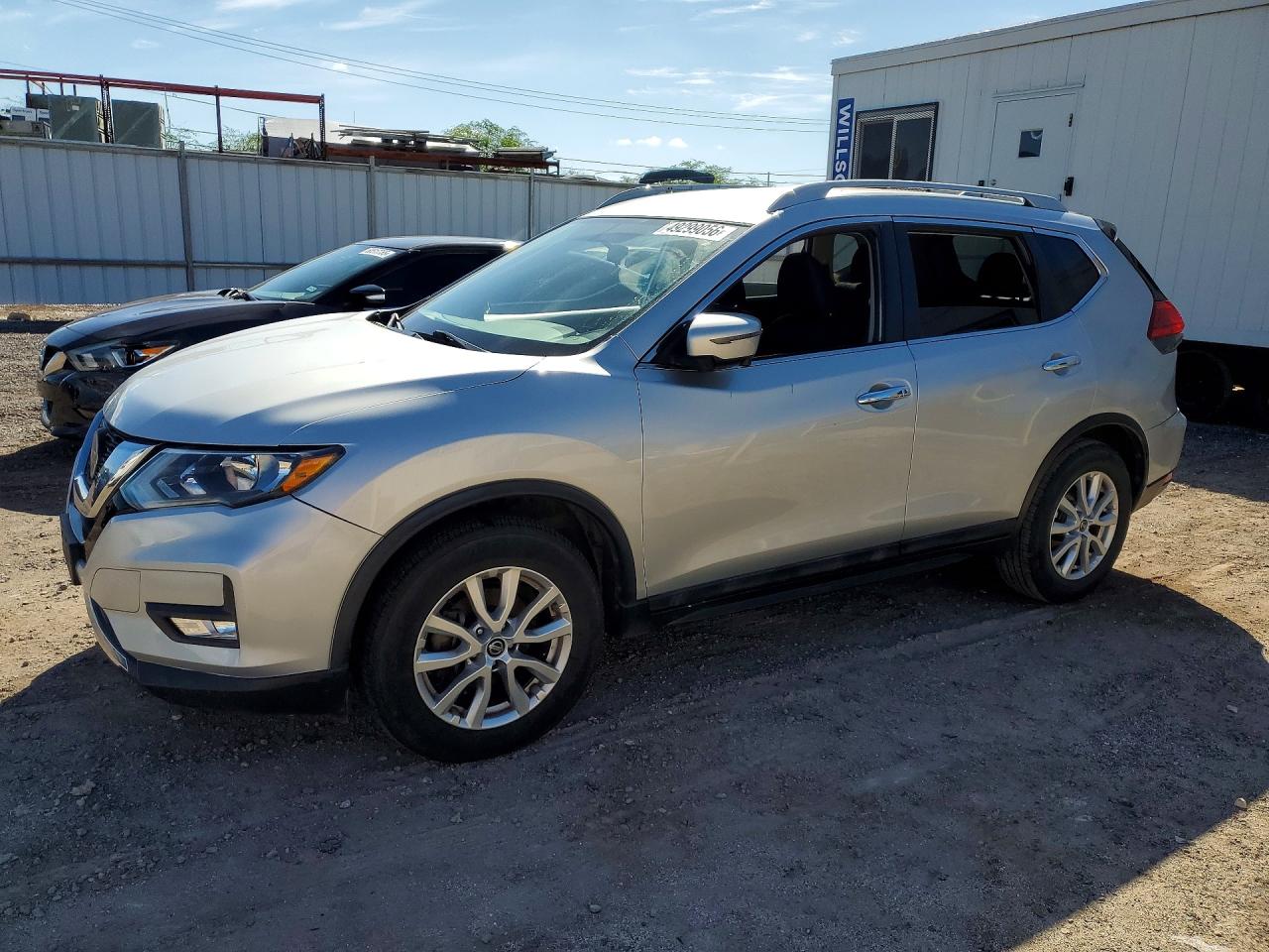 Salvage Nissan Rogue Image