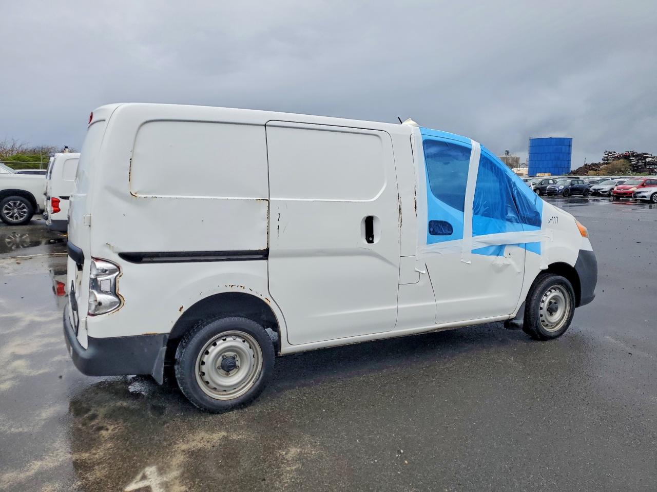 Nissan Nv