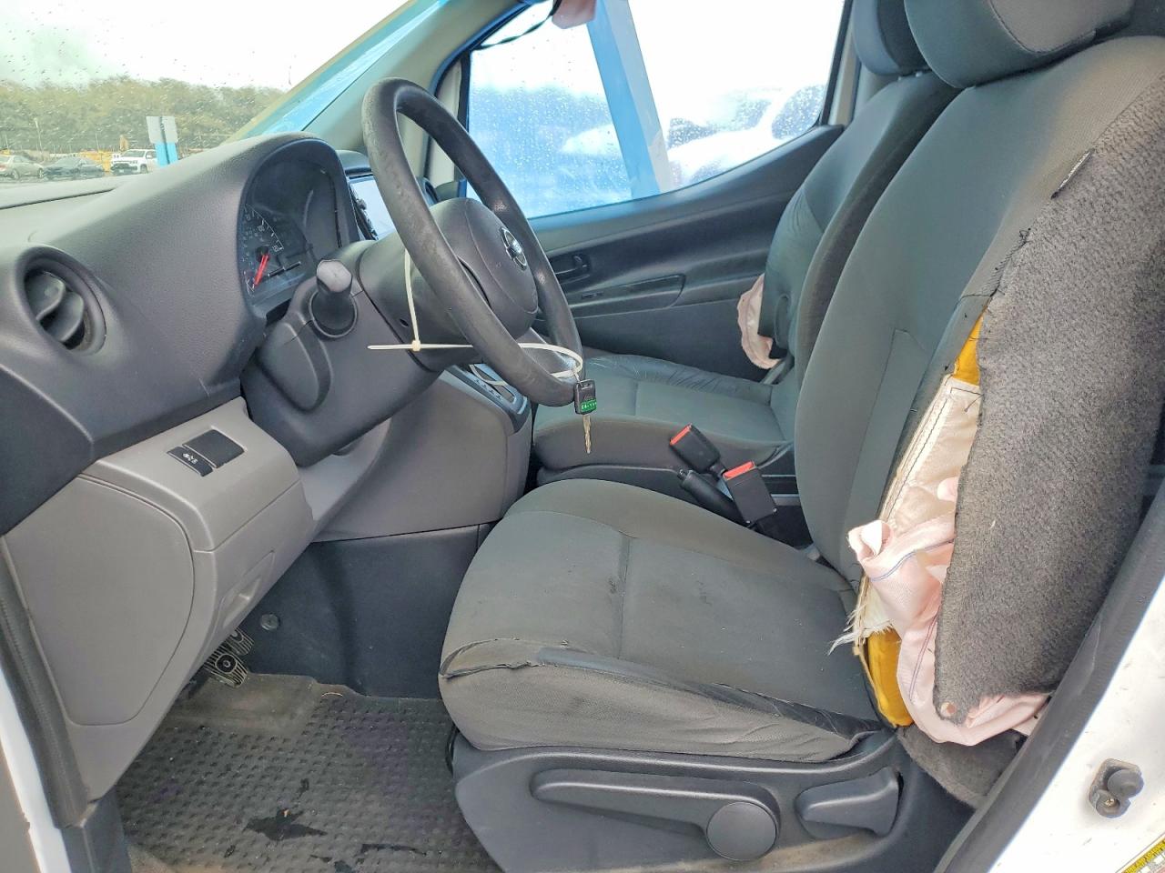 Nissan Nv